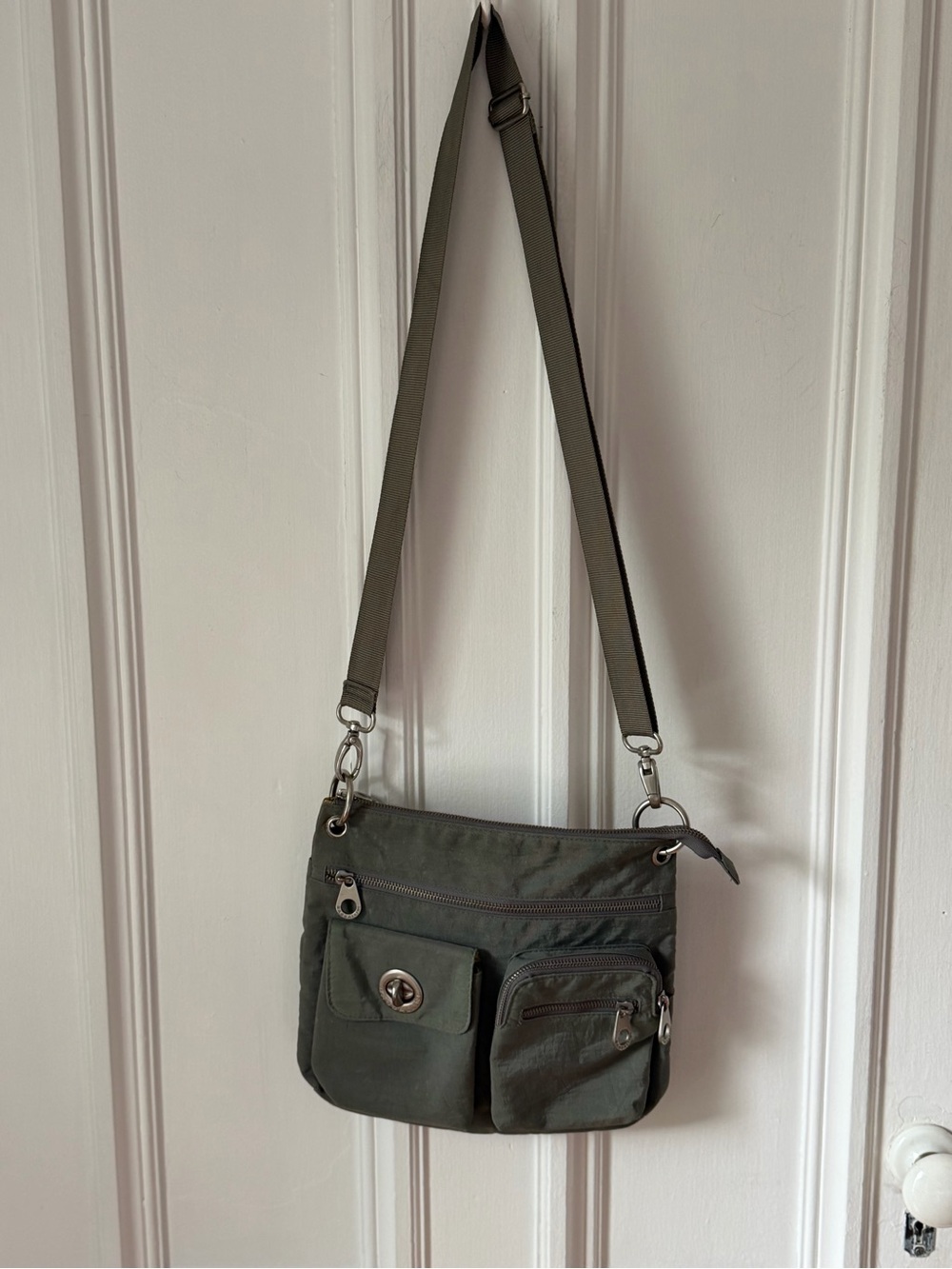 Women’s Bagallini Nylon Cross Body Adjustable Strap Multi Pocket Bag